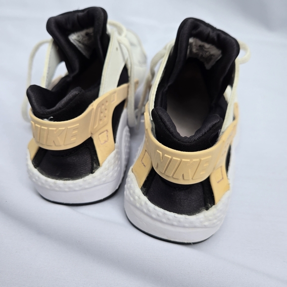 Nike Kids' Sneakers in White, Black, and Cream - Picture 6 of 9